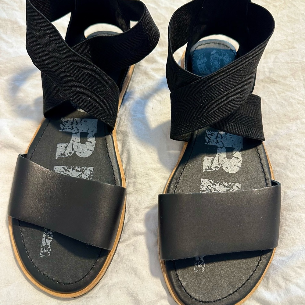 NEW Sorel Ella III Black Leather Sandals